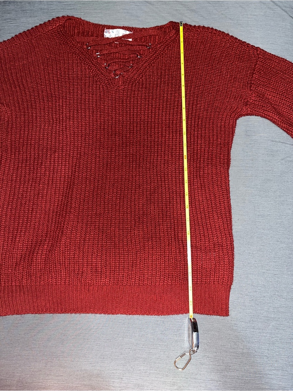 Womenβs Pink Rose Lace-Up V-Neck Knit Sweater β Burgundy Red (Size Medium) β¨ - Picture 6 of 12